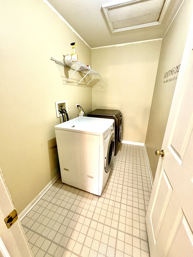 3823 Petra Court, Naperville, IL 60564