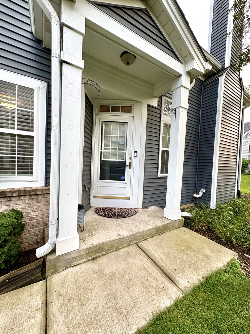 3823 Petra Court, Naperville, IL 60564