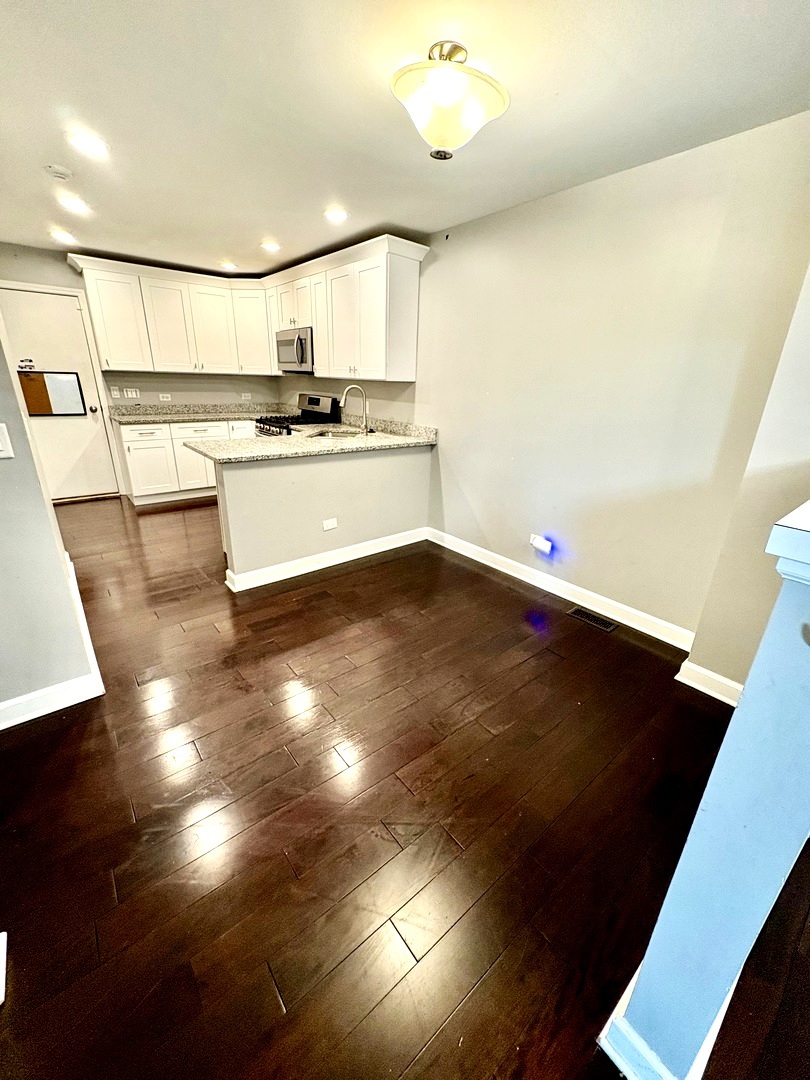 3823 Petra Court, Naperville, IL 60564