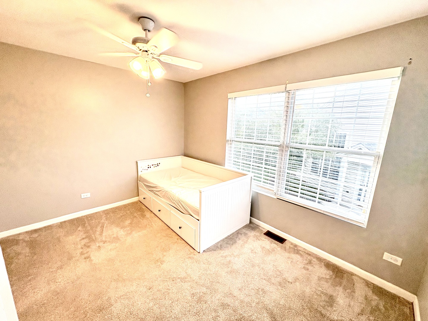 3823 Petra Court, Naperville, IL 60564