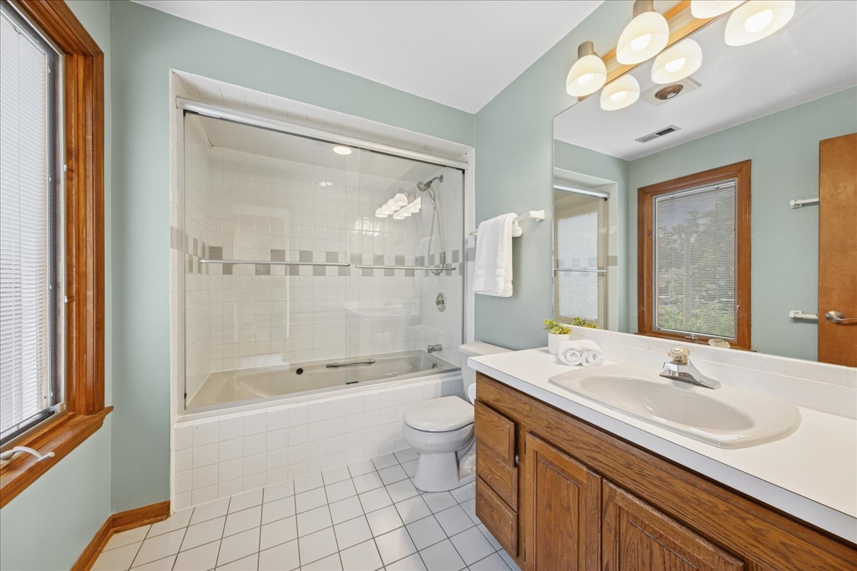 715 S Catherine Avenue, La Grange, IL 60525