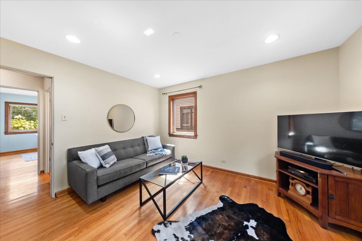 715 S Catherine Avenue, La Grange, IL 60525