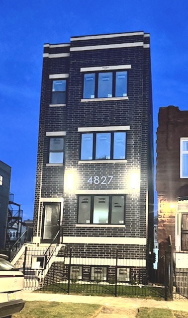 4827 S Saint Lawrence Avenue, Chicago, IL 60615