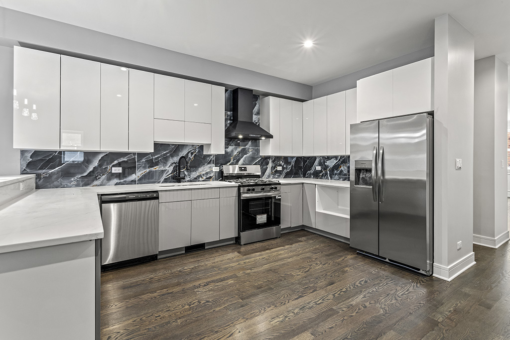 4827 S Saint Lawrence Avenue, Chicago, IL 60615