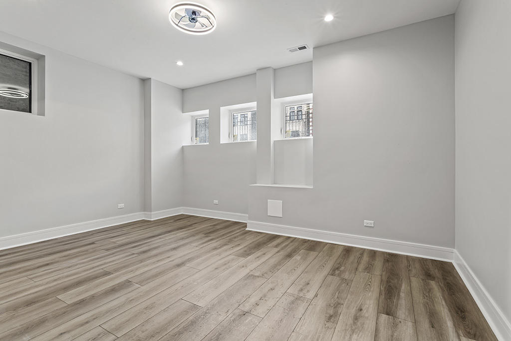 4827 S Saint Lawrence Avenue, Chicago, IL 60615