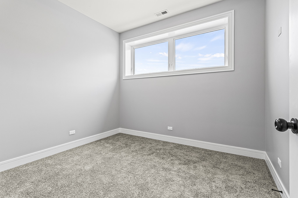 4827 S Saint Lawrence Avenue, Chicago, IL 60615