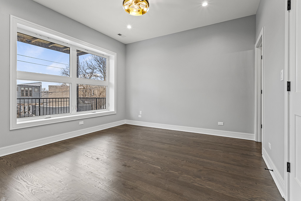 4827 S Saint Lawrence Avenue, Chicago, IL 60615