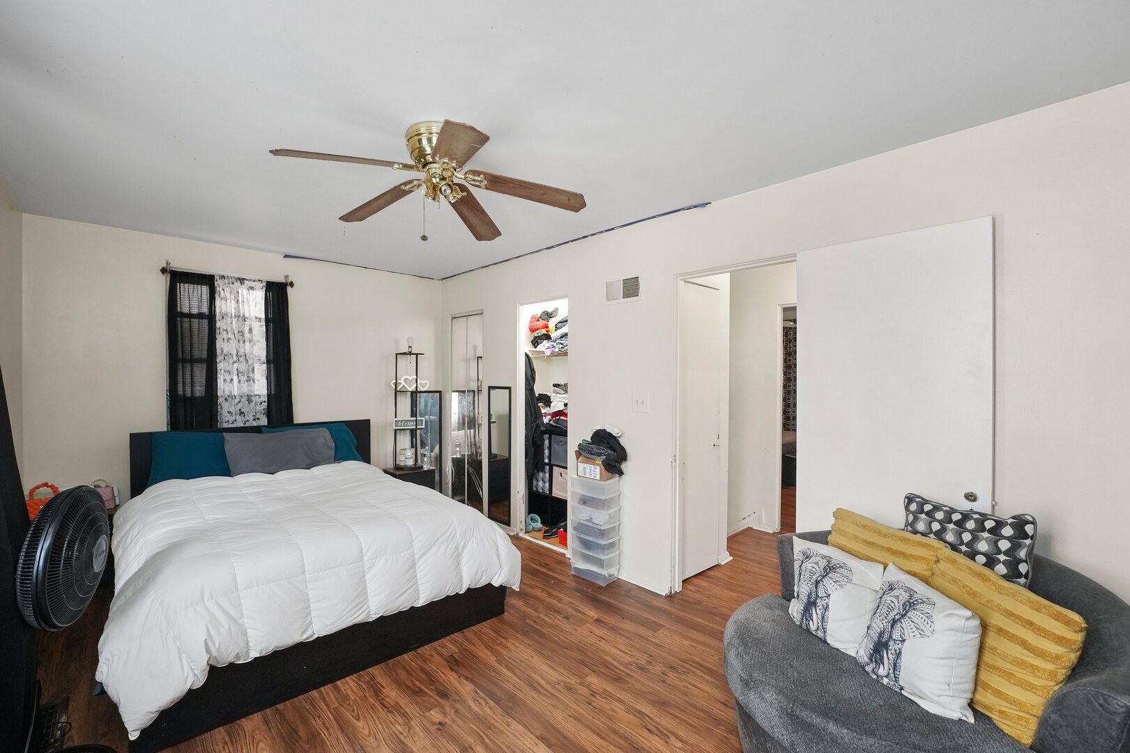 1051 N Parkside Avenue, Chicago, IL 60651