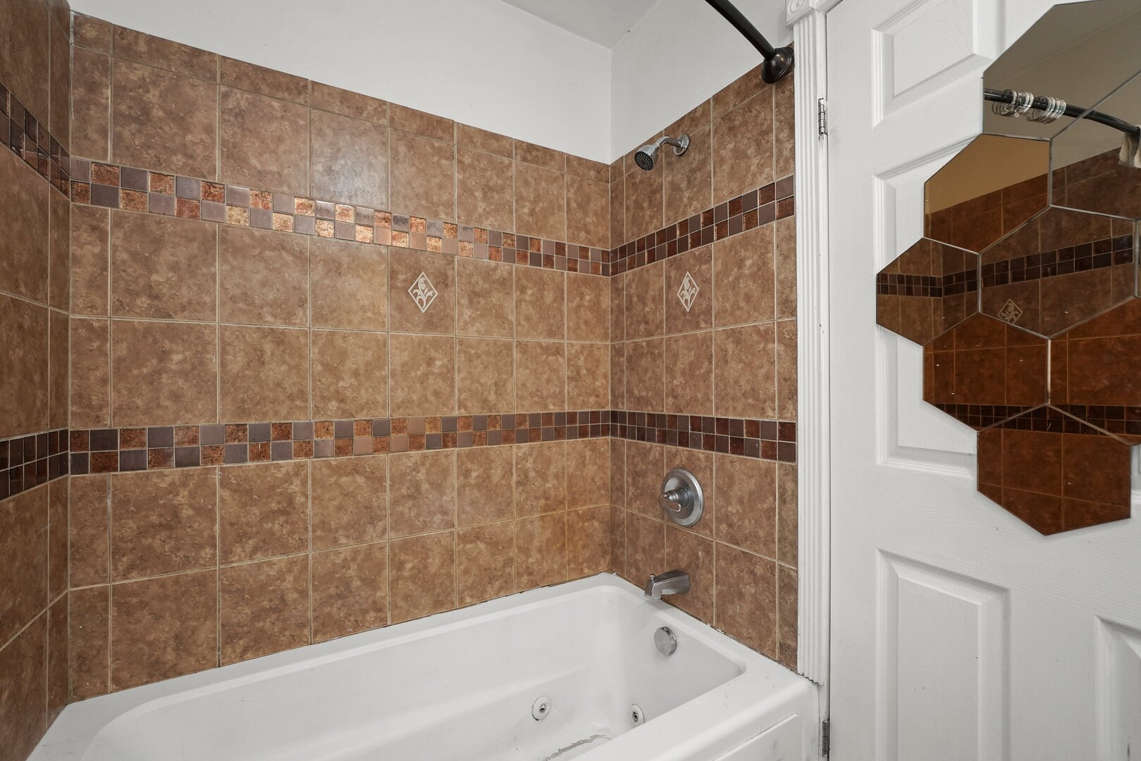 1051 N Parkside Avenue, Chicago, IL 60651