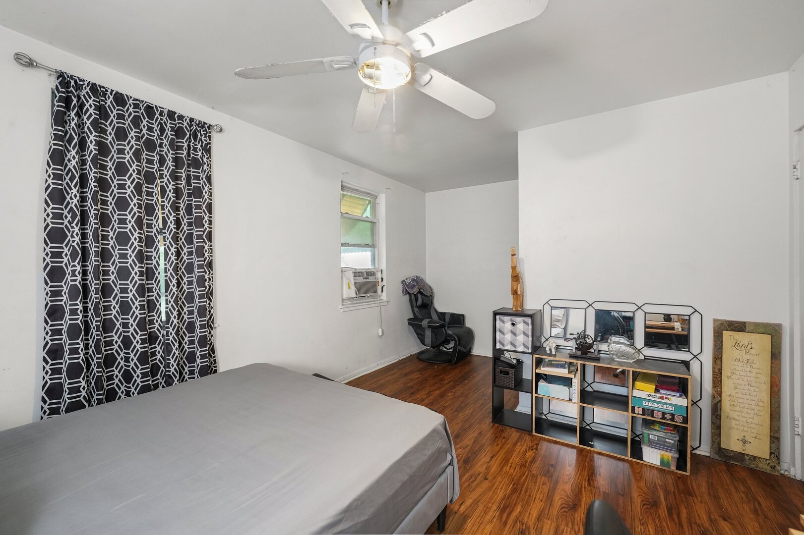 1051 N Parkside Avenue, Chicago, IL 60651