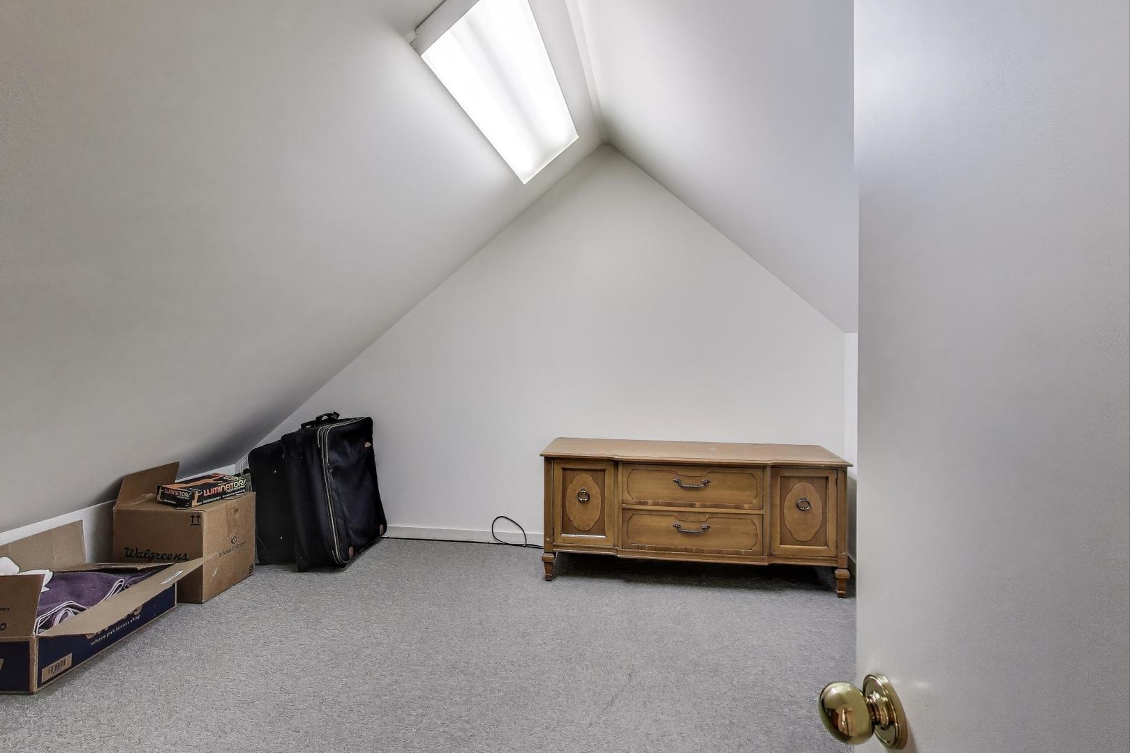 336 Rivershire Court, Lincolnshire, IL 60069
