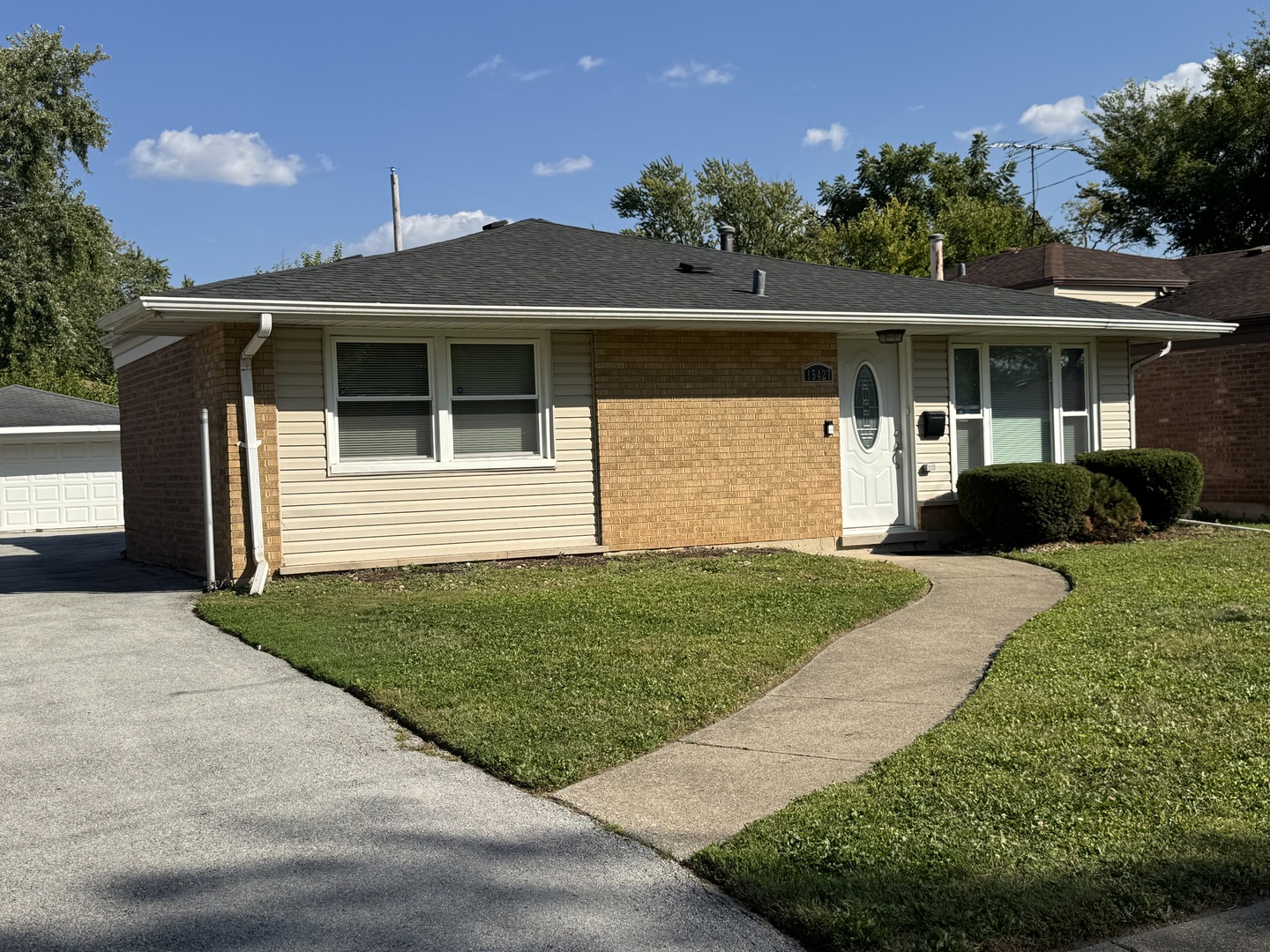 15427 Minerva Avenue, Dolton, IL 60419