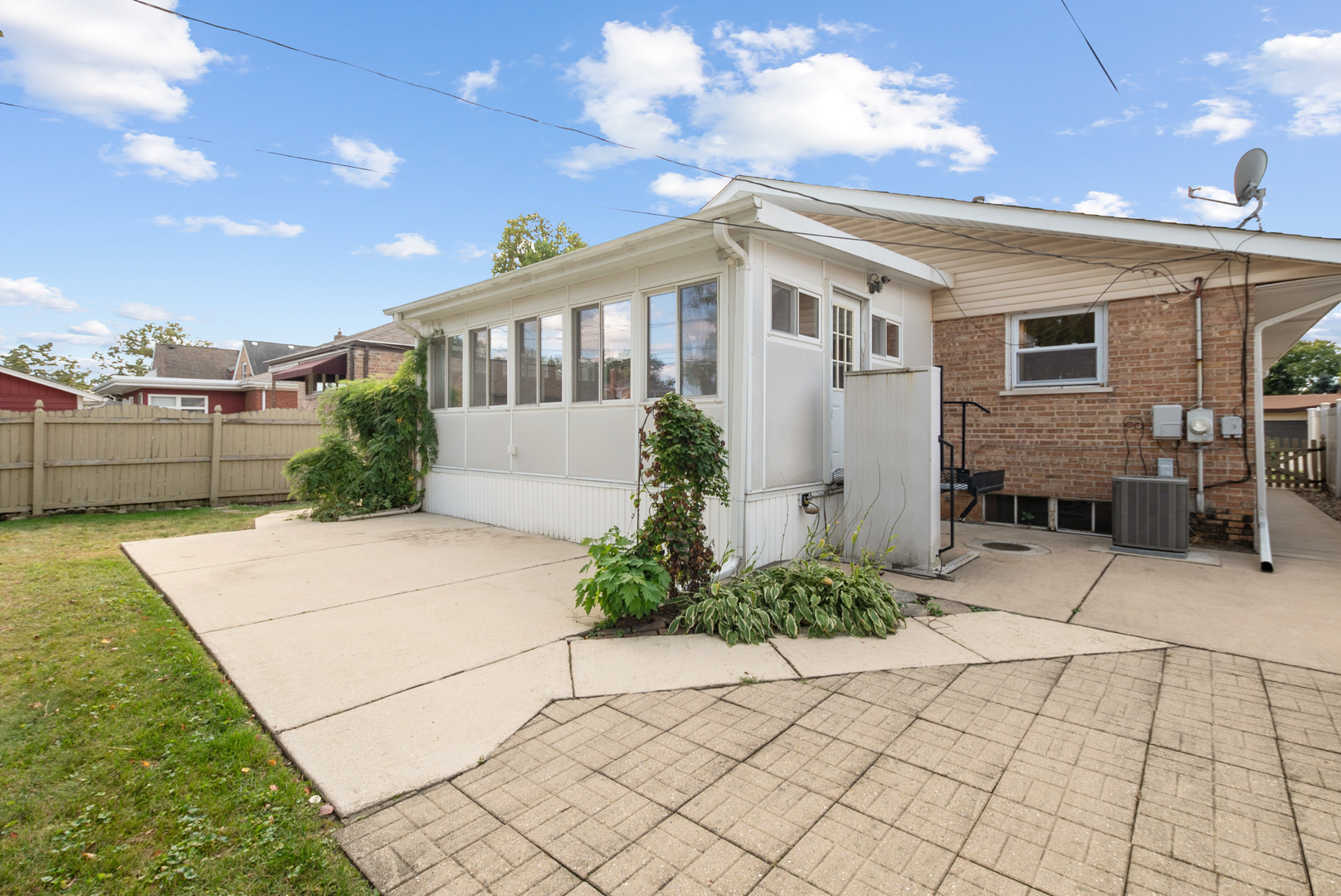 10041 S Saint Louis Avenue, Evergreen Park, IL 60805
