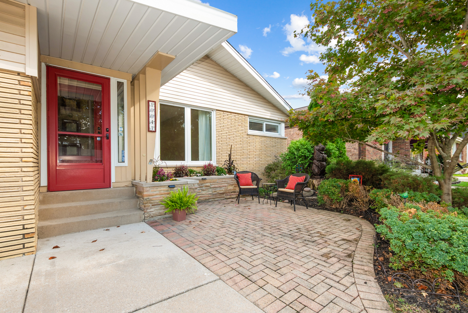 10041 S Saint Louis Avenue, Evergreen Park, IL 60805