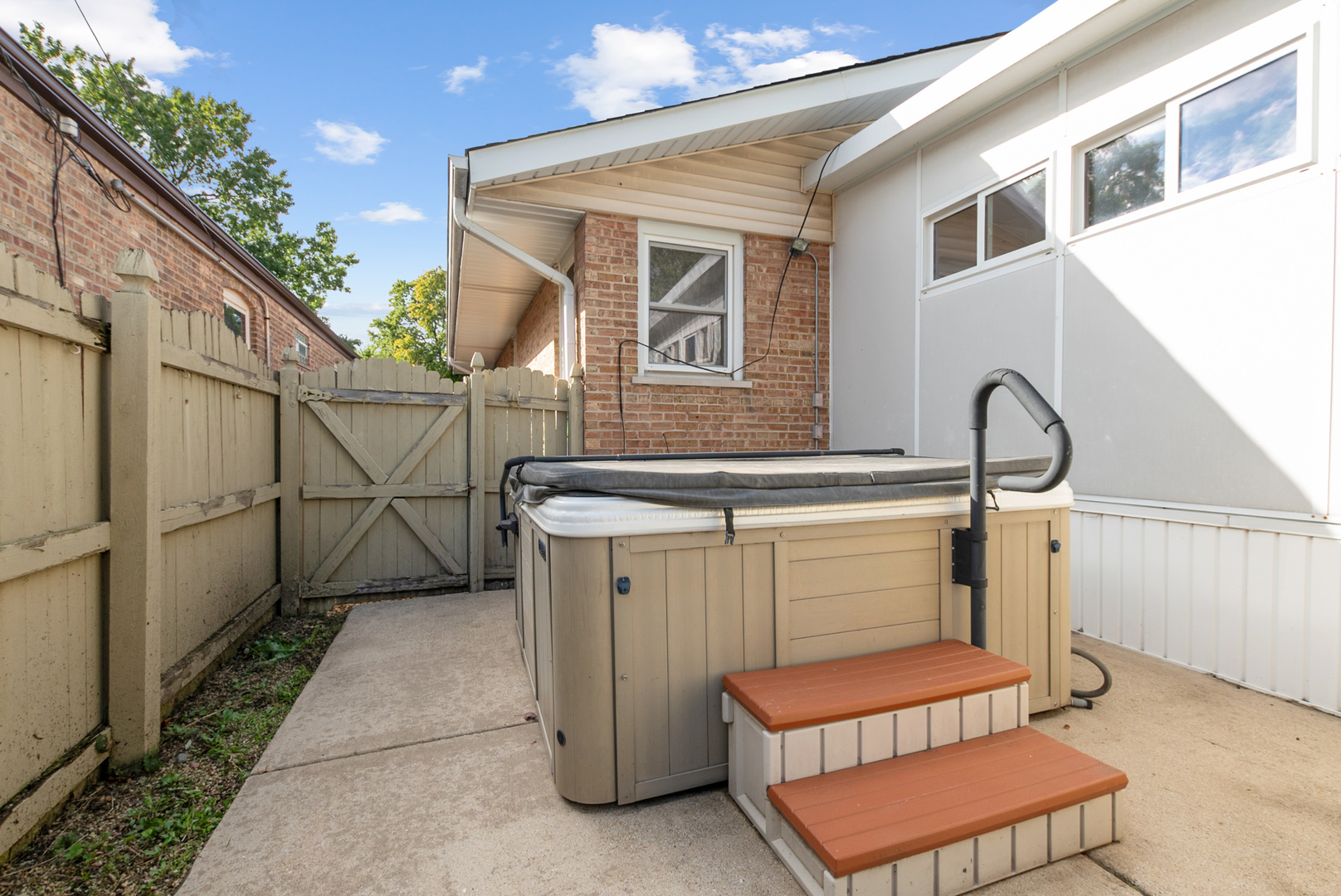 10041 S Saint Louis Avenue, Evergreen Park, IL 60805
