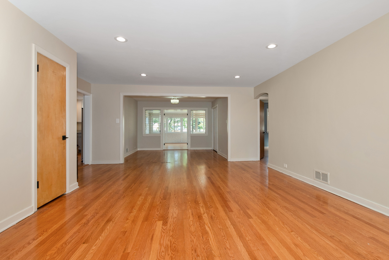 10041 S Saint Louis Avenue, Evergreen Park, IL 60805