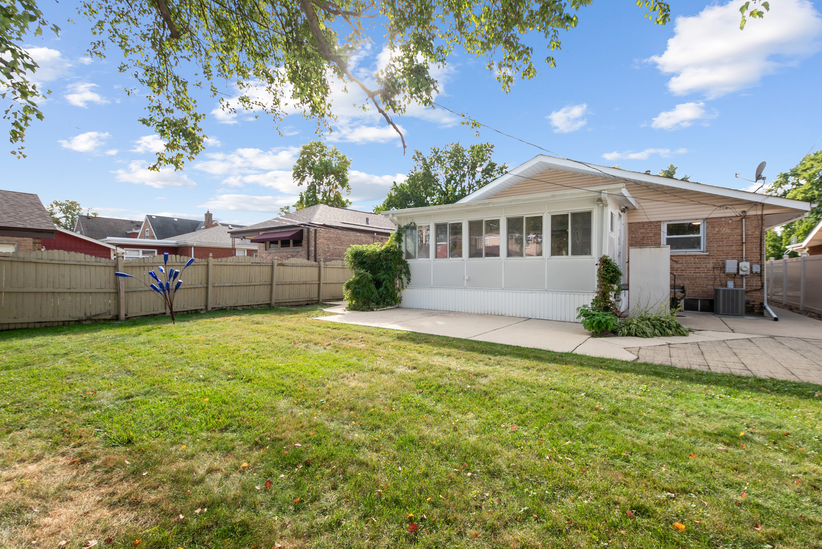10041 S Saint Louis Avenue, Evergreen Park, IL 60805