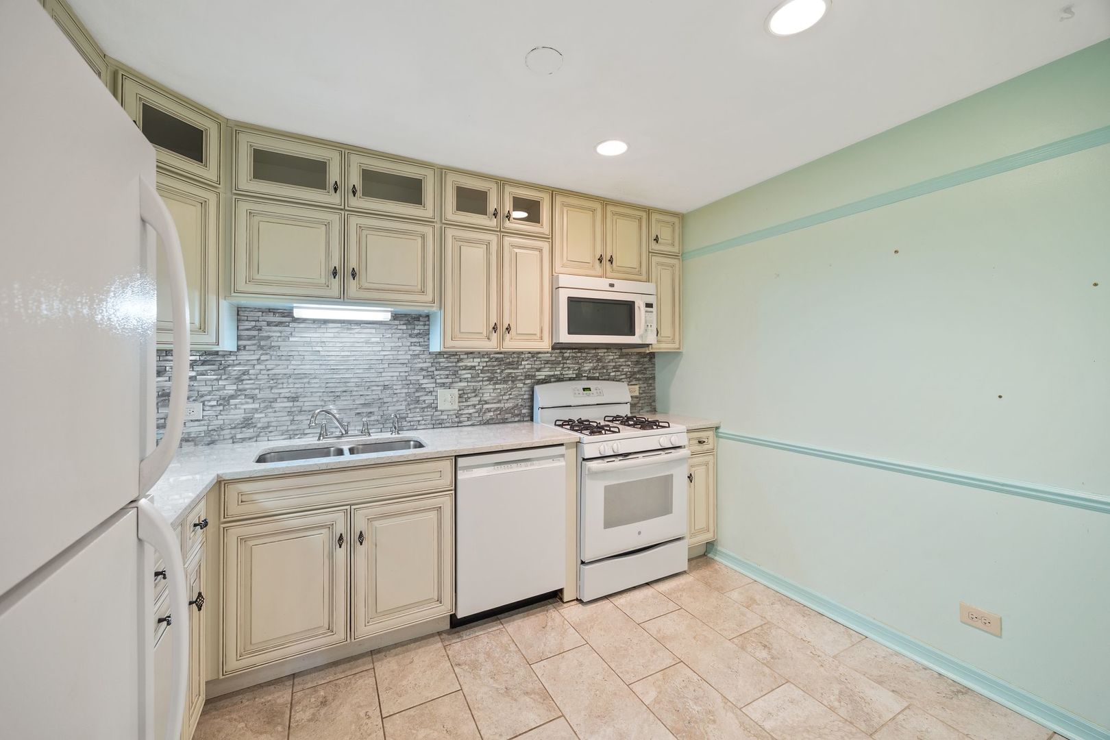 972 Thornton Lane #102, Buffalo Grove, IL 60089