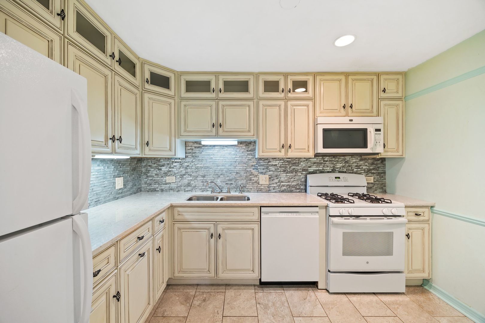 972 Thornton Lane #102, Buffalo Grove, IL 60089