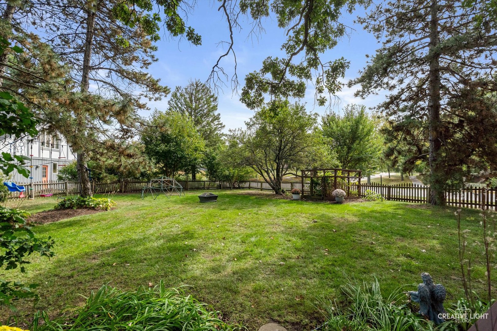 2587 OAKTON Court, Lisle, IL 60532