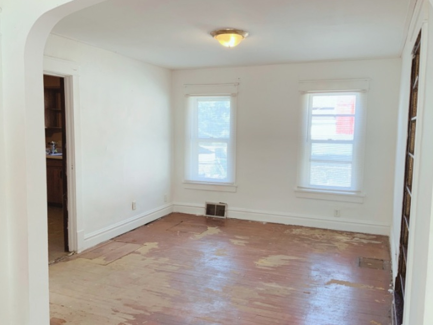 457 S Desplaines Street, Joliet, IL 60436