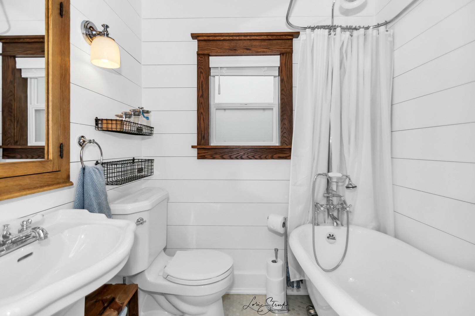 204 E Burlington Street, Riverside, IL 60546