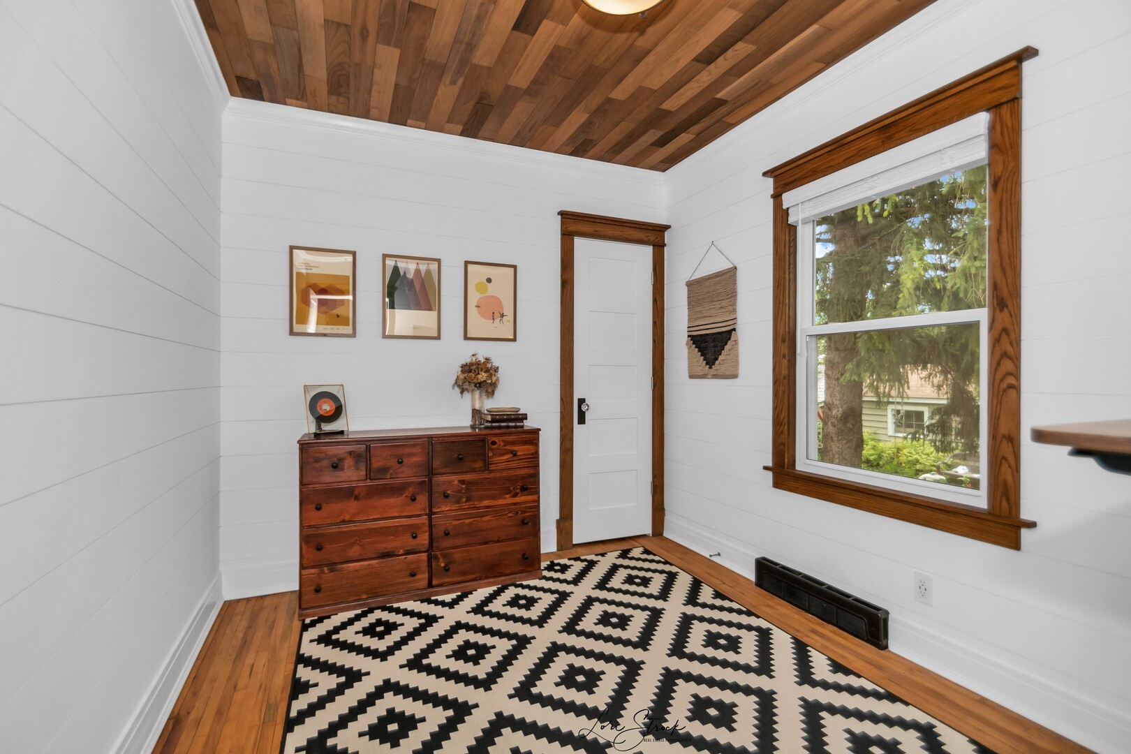 204 E Burlington Street, Riverside, IL 60546