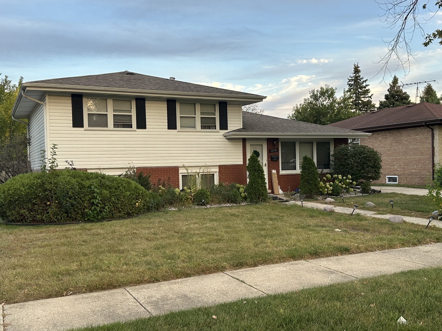 10501 Forest Lane, Chicago Ridge, IL 60415