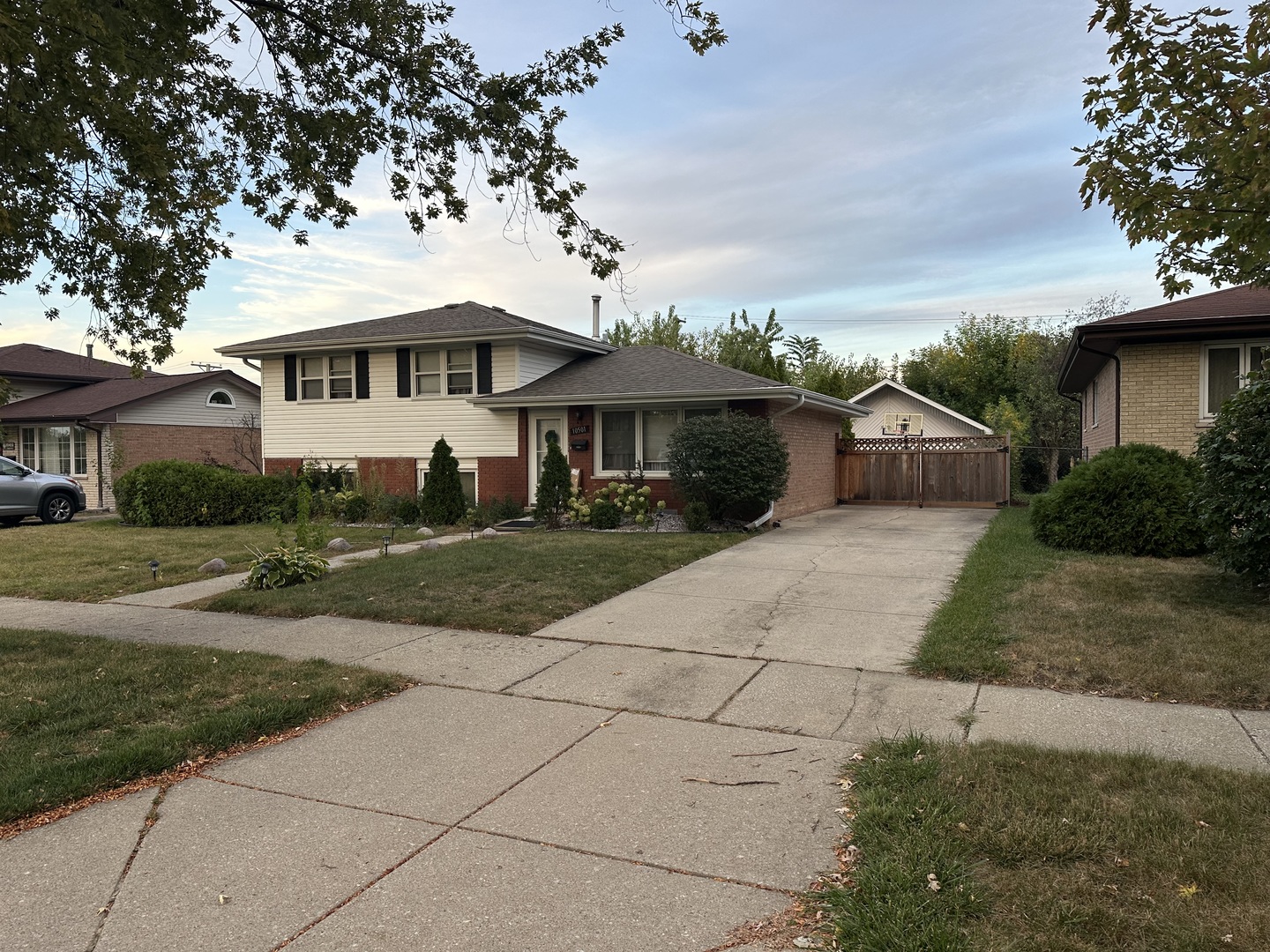 10501 Forest Lane, Chicago Ridge, IL 60415