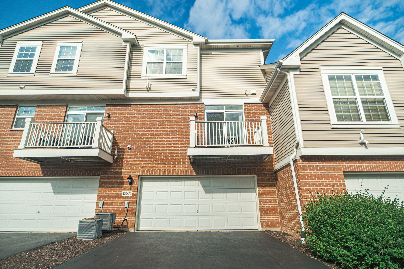 10595 W 154th Place, Orland Park, IL 60462