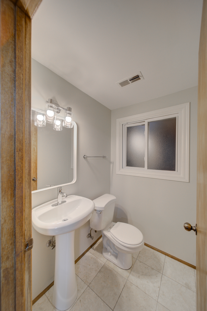 1324 S Main Street, Lombard, IL 60148