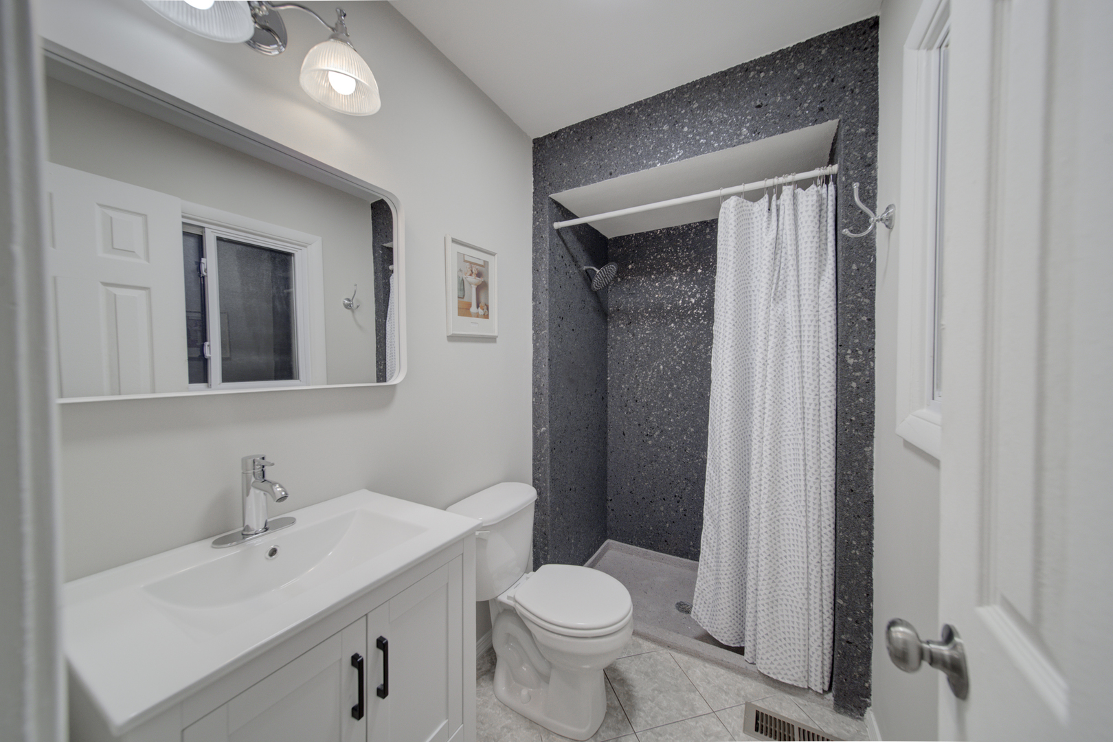 1324 S Main Street, Lombard, IL 60148