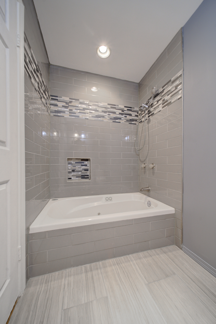 1324 S Main Street, Lombard, IL 60148