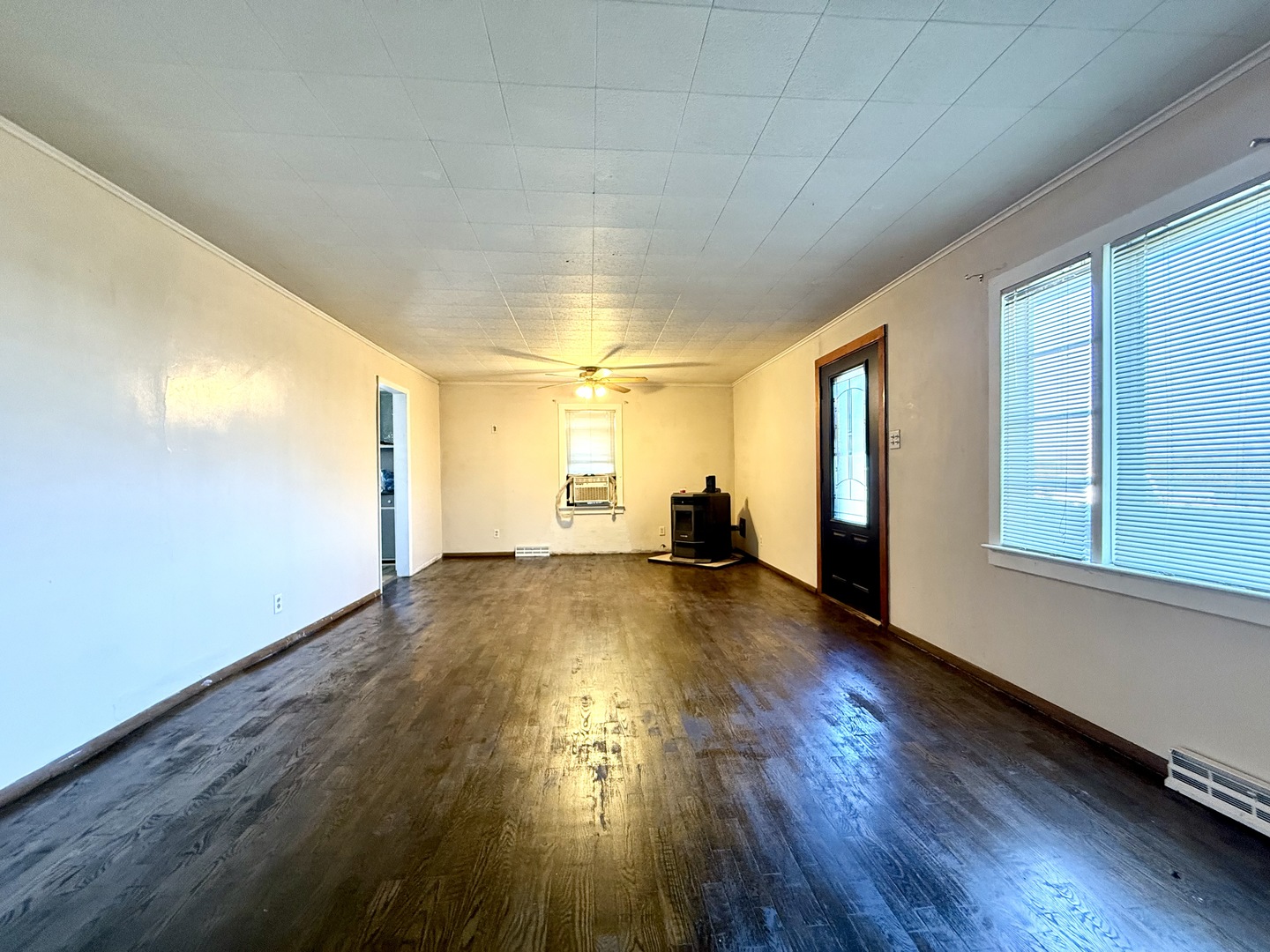 2707 N US Highway 45-52, Clifton, IL 60927