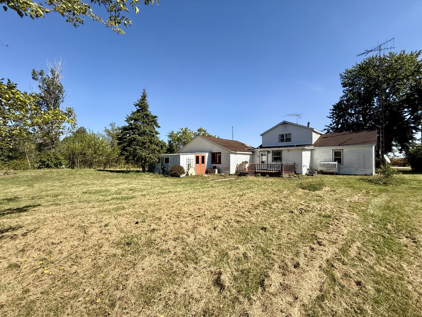 2707 N US Highway 45-52, Clifton, IL 60927