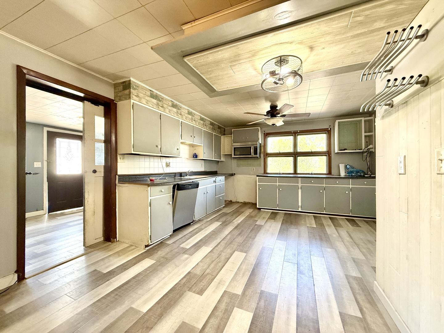 2707 N US Highway 45-52, Clifton, IL 60927