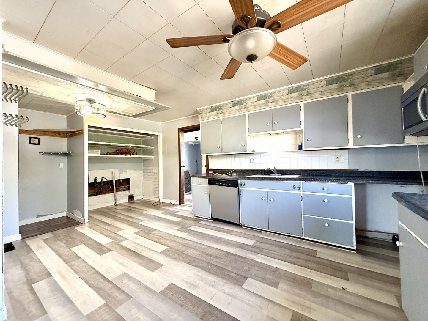 2707 N US Highway 45-52, Clifton, IL 60927