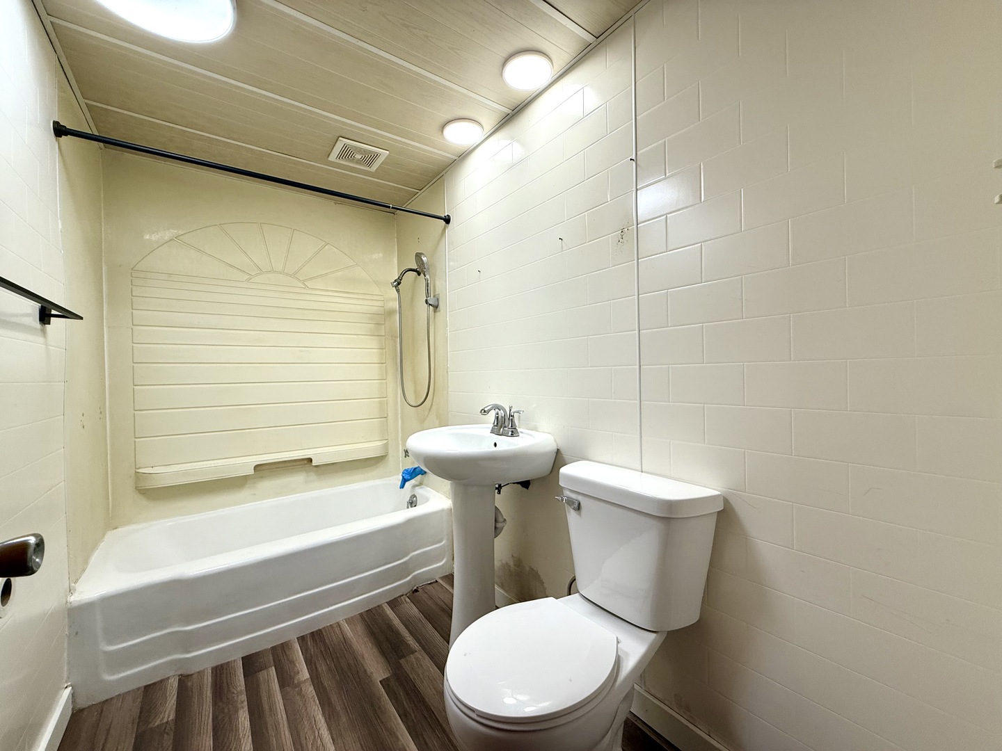 2707 N US Highway 45-52, Clifton, IL 60927