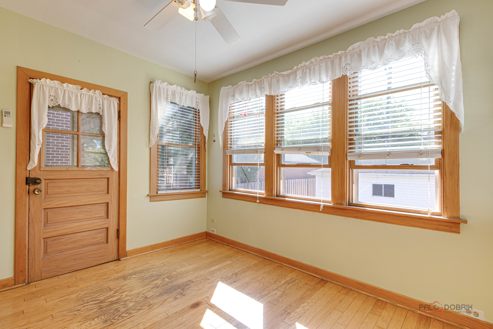 5431 W Wilson Avenue, Chicago, IL 60630