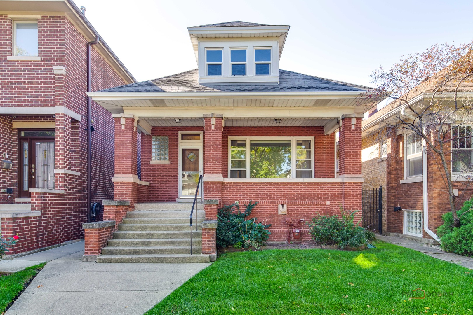 5431 W Wilson Avenue, Chicago, IL 60630