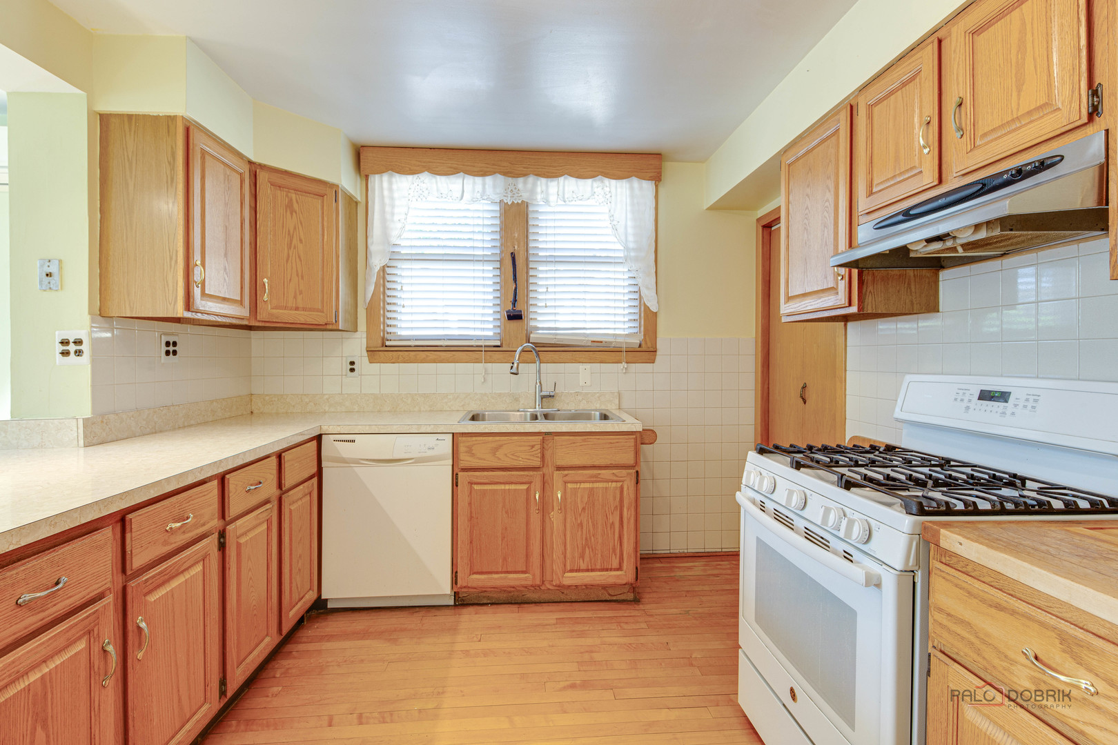 5431 W Wilson Avenue, Chicago, IL 60630