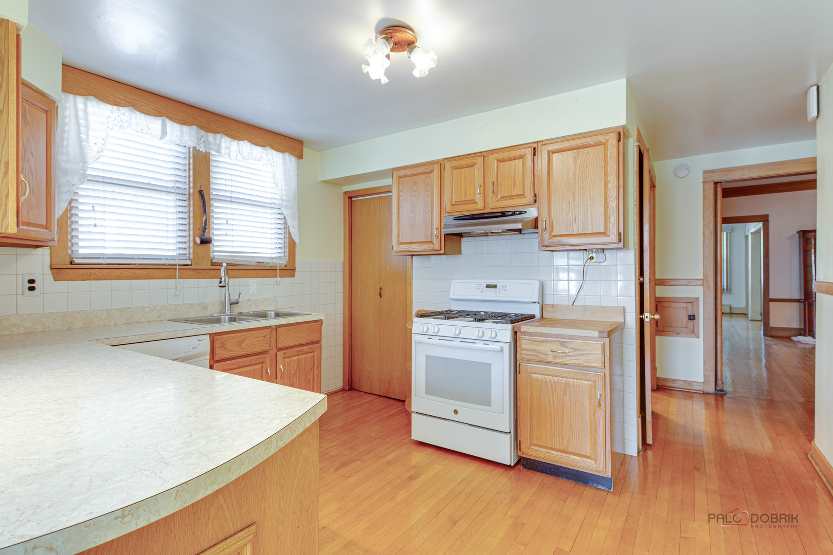 5431 W Wilson Avenue, Chicago, IL 60630