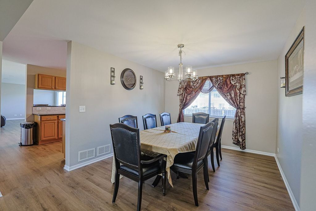 2407 Miriam Avenue, Zion, IL 60099