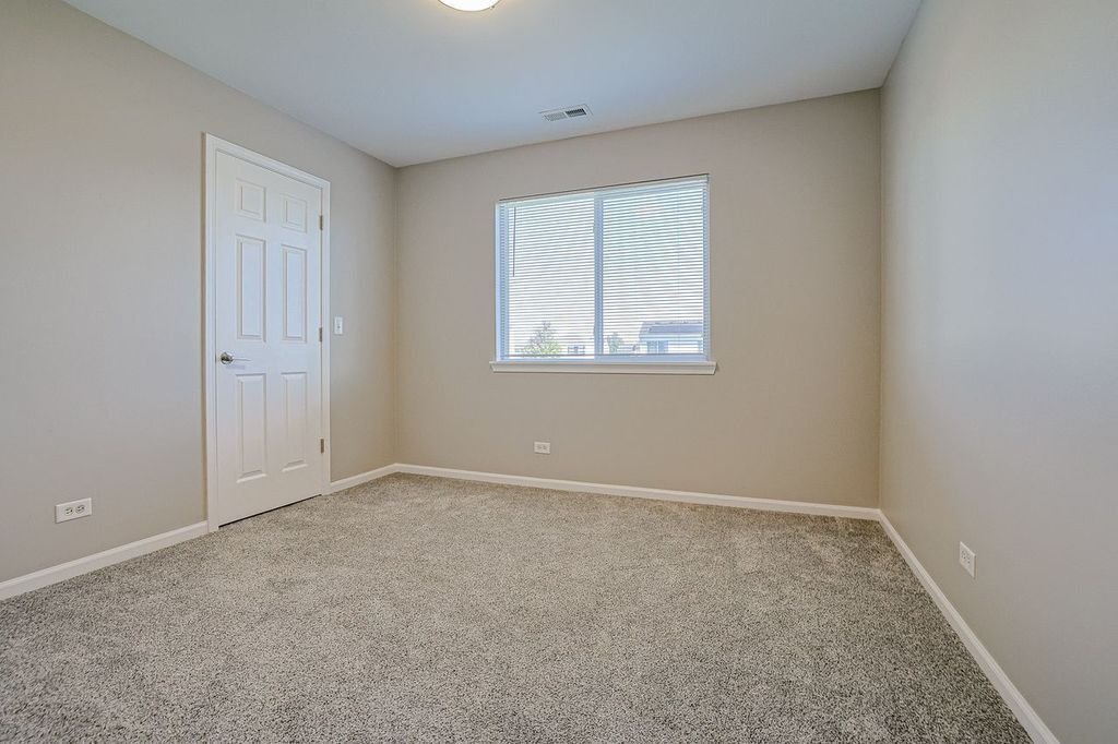 2407 Miriam Avenue, Zion, IL 60099