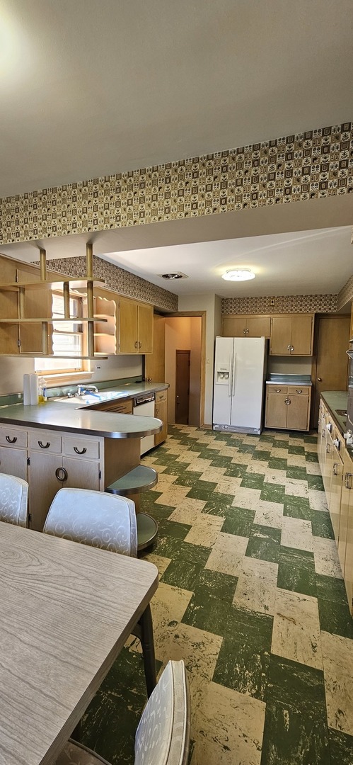 9241 S Richmond Avenue, Evergreen Park, IL 60805