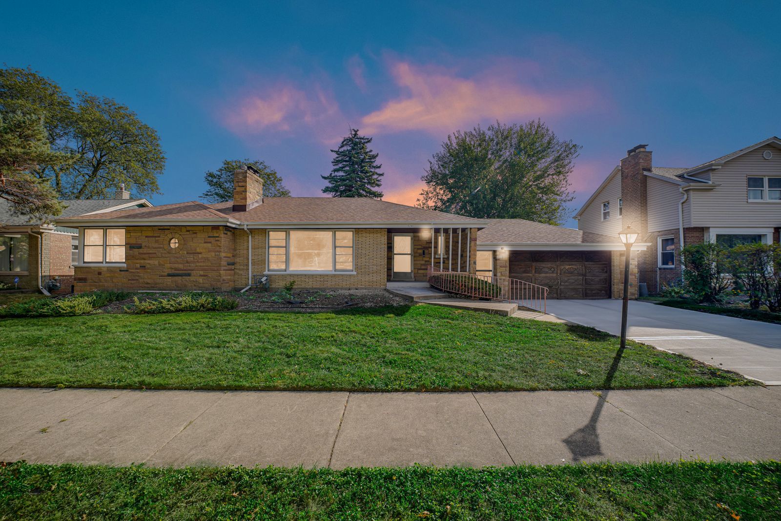 9241 S Richmond Avenue, Evergreen Park, IL 60805