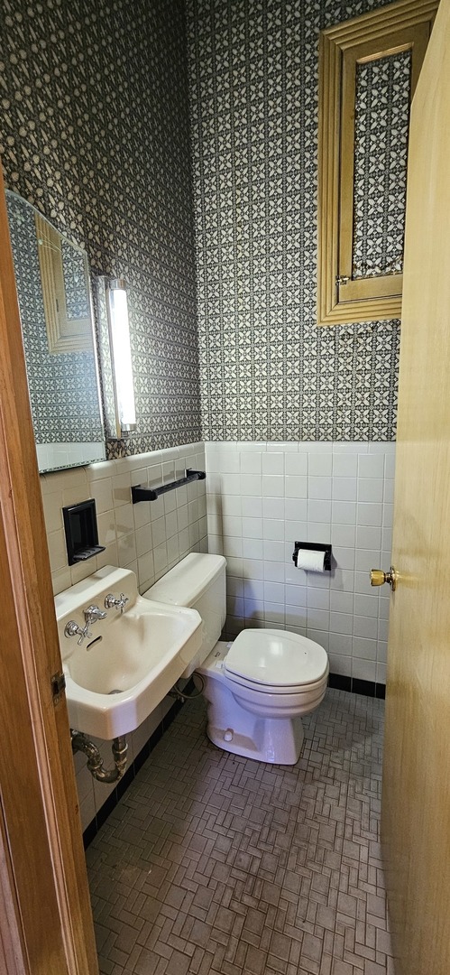 9241 S Richmond Avenue, Evergreen Park, IL 60805