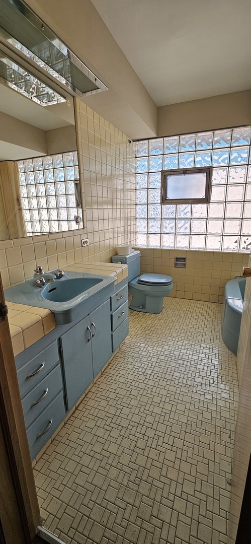 9241 S Richmond Avenue, Evergreen Park, IL 60805