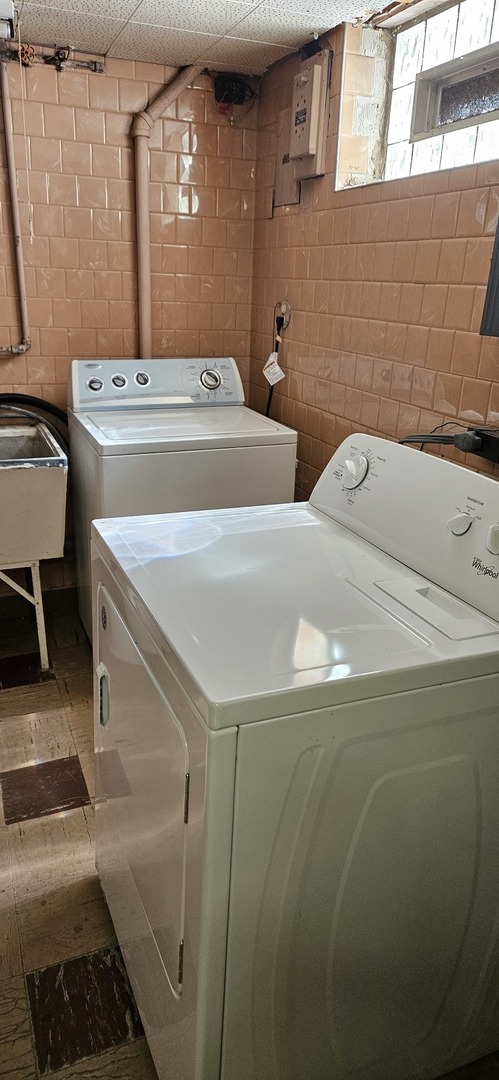 9241 S Richmond Avenue, Evergreen Park, IL 60805