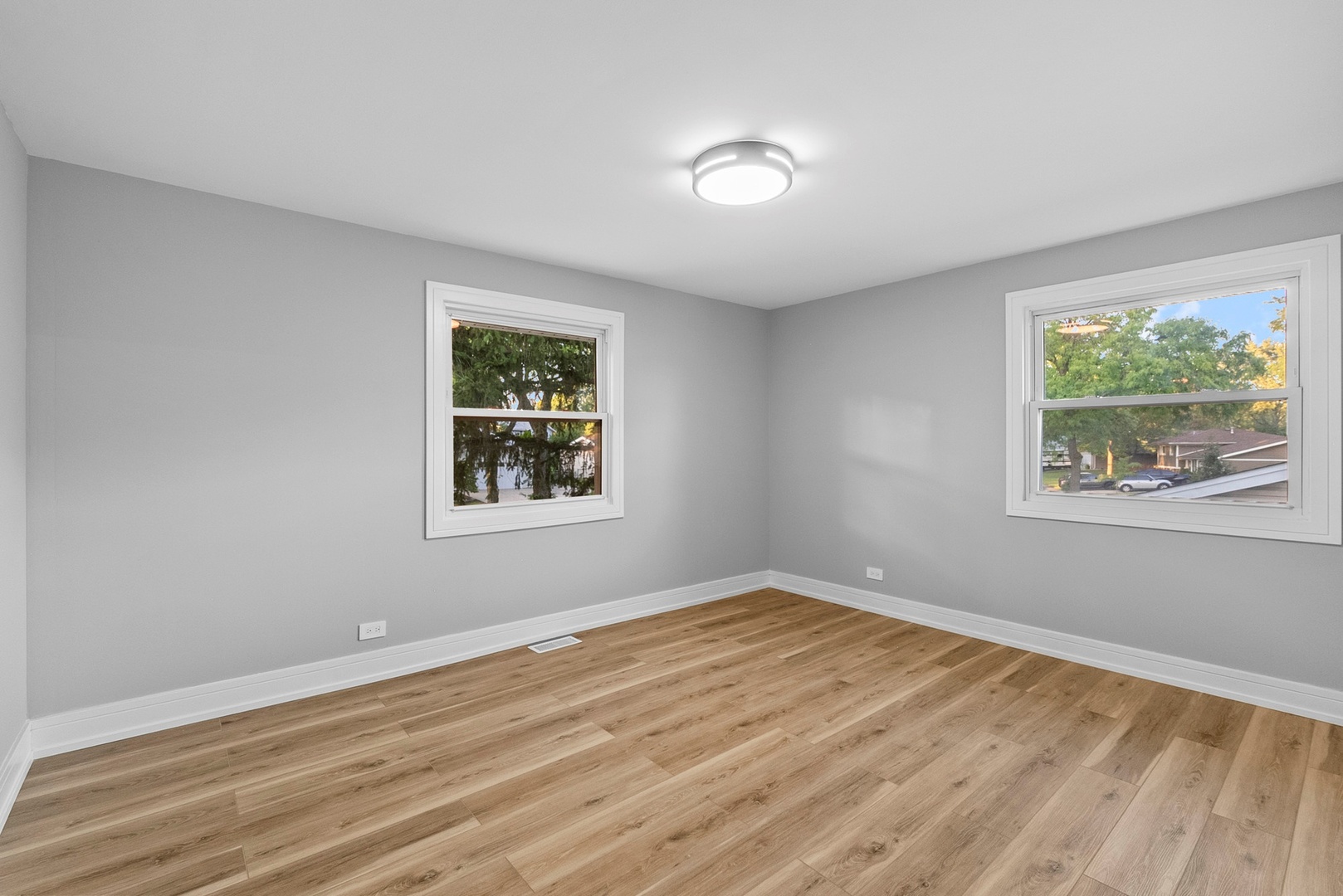 305 Williams Drive, Schaumburg, IL 60193